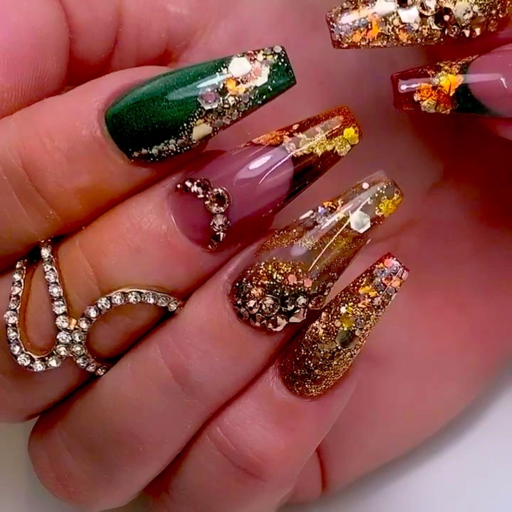 Custom ordered nails /press on /acrylic